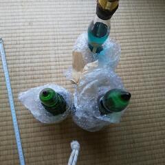 洋酒の瓶が三本の画像