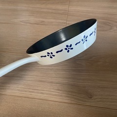 カントリー雑貨　フライパンの画像