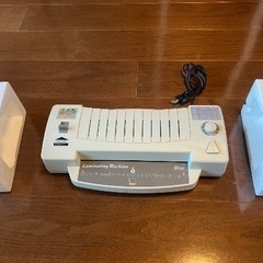 ラミネーター本体&フィルムのセットの画像