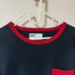 Lee ネイビー/レッド 半袖Tシャツの画像