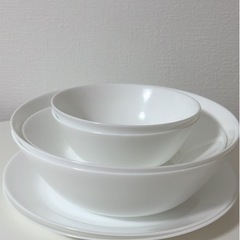 ホワイト食器セットの画像