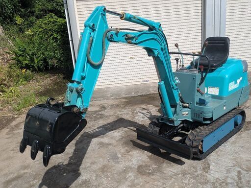 鹿児島発　ヤンマーディーゼルエンジンB08　ミニユンボ