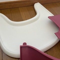 ストッケのベビーセットとトレイの画像