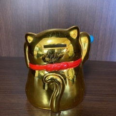 招き猫の貯金箱の画像