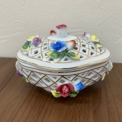 ポプリポット　小物入れ　陶器　花柄の画像