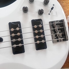 YAMAHA ベースの画像