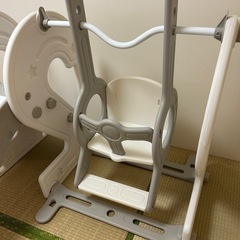 室内　　ジャングルジム　すべり台　ブランコ　滑り台の画像