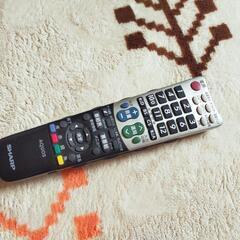 シャープ　AQUOS　32インチ　液晶テレビの画像