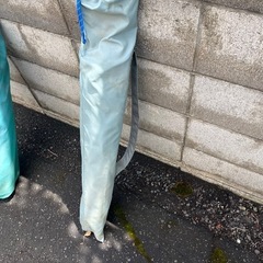 折りたたみの椅子二脚セットの画像