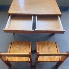 子供用机　椅子2脚の画像