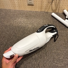 マキタ　ハンディ掃除機　バッテリー無しの画像