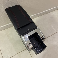 ドリンクホルダー　肘置きの画像