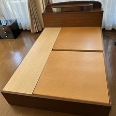 【お譲り先決定しています】26日お取引　ダブルベッド　マットレス付き　令和2年購入の画像