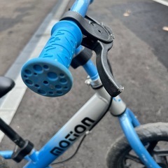 キックバイク　ストライダー　青の画像