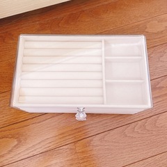 ☆新品未使用☆ 　透明アクセサリーケース3段の画像