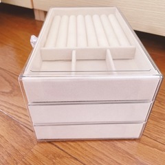 ☆新品未使用☆ 　透明アクセサリーケース3段の画像