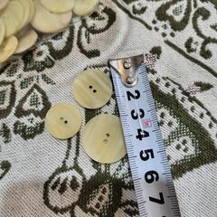 レトロ アイボリー ボタンおまとめの画像