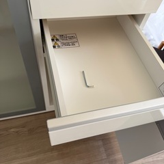 食器棚の画像