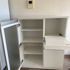 食器棚の画像