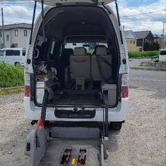 平成21年式キャラバン　リフター福祉車　4WD 車検長いの画像