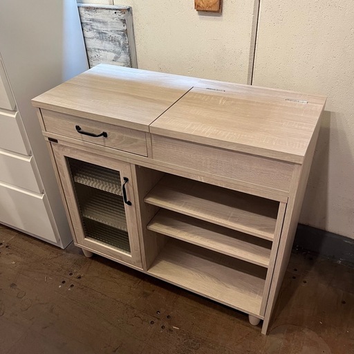 ホワイト木製ドレッサー・鏡台 直接お持ち帰り専用特価も可能 ホワイト木製ドレッサー・鏡台 直接お持ち帰り専用特価も可能 ⭐️美品