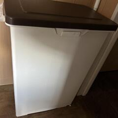 45リットル　ゴミ箱　【無料】の画像