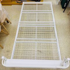 ニトリ スチールベッド シングルベッド パイプベッド ホワイト コンセント付きの画像