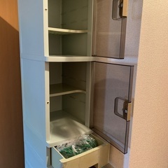 多目的収納棚の画像