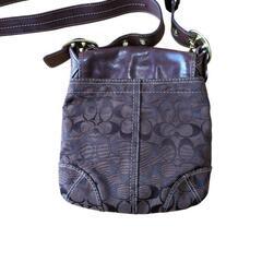 【COACH】ブラウン レザー ショルダーバッグ シグネチャー 斜めがけの画像