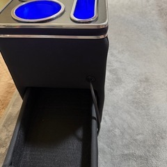 コンソールボックス　
ミニバンクラスの画像