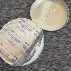 ニベア 青缶 ほぼ未使用の画像
