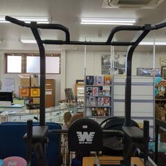 BAR WING 懸垂マシーン ブラック 状態良 高さ調節可 【こちらは店舗です。浜村鹿野温泉ICから3分 買取本舗 宮本リサイクル 営業時間9～19時 定休日水曜のみ←連絡できませんm(_ _)m】の画像
