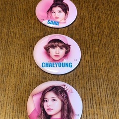 TWICE缶バッジ　　8個セットの画像