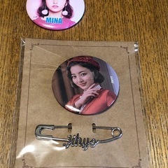 TWICE缶バッジ　　8個セットの画像