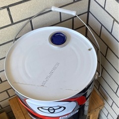 20リットルオイル缶の画像