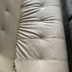 白いレザーのソファー🛋️の画像