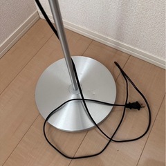 IKEA スタンドライトの画像