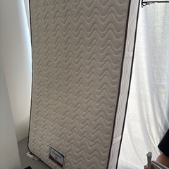 シモンズマットレスセミダブルの画像