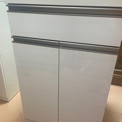食器棚の画像