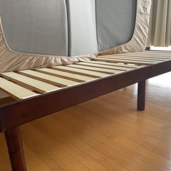 差し上げます　シンプル　木目調ベッドの画像