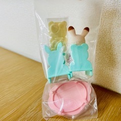 シルバニアファミリー　うさぎ　子ども　ベビー　食器　テーブル　イス　おもちゃの画像