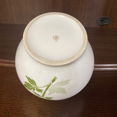 大倉陶園 金彩　牡丹花瓶の画像
