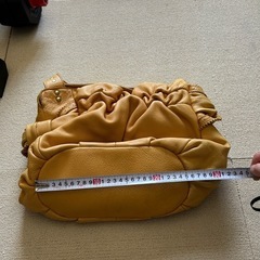 本革バックの画像