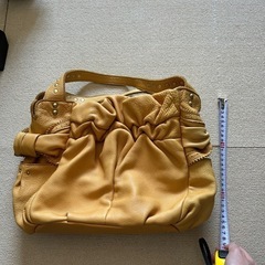 本革バックの画像