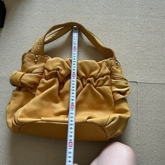 本革バックの画像