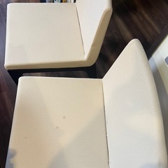 食卓椅子2着の画像