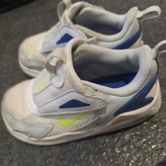 NIKEエアクッション付きスニーカー ホワイト/ブルーの画像