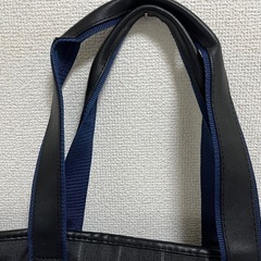 adidasカバンの画像