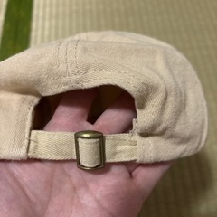 ベージュ　キャップの画像