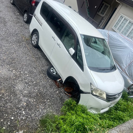 日産　セレナ　C-26